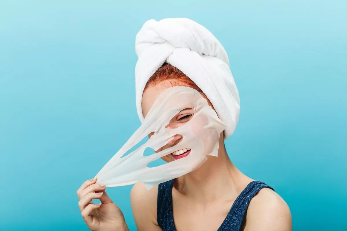 Crafting Comfort: Exploring Belovyntruy's Fabric and Cream Mask Textures